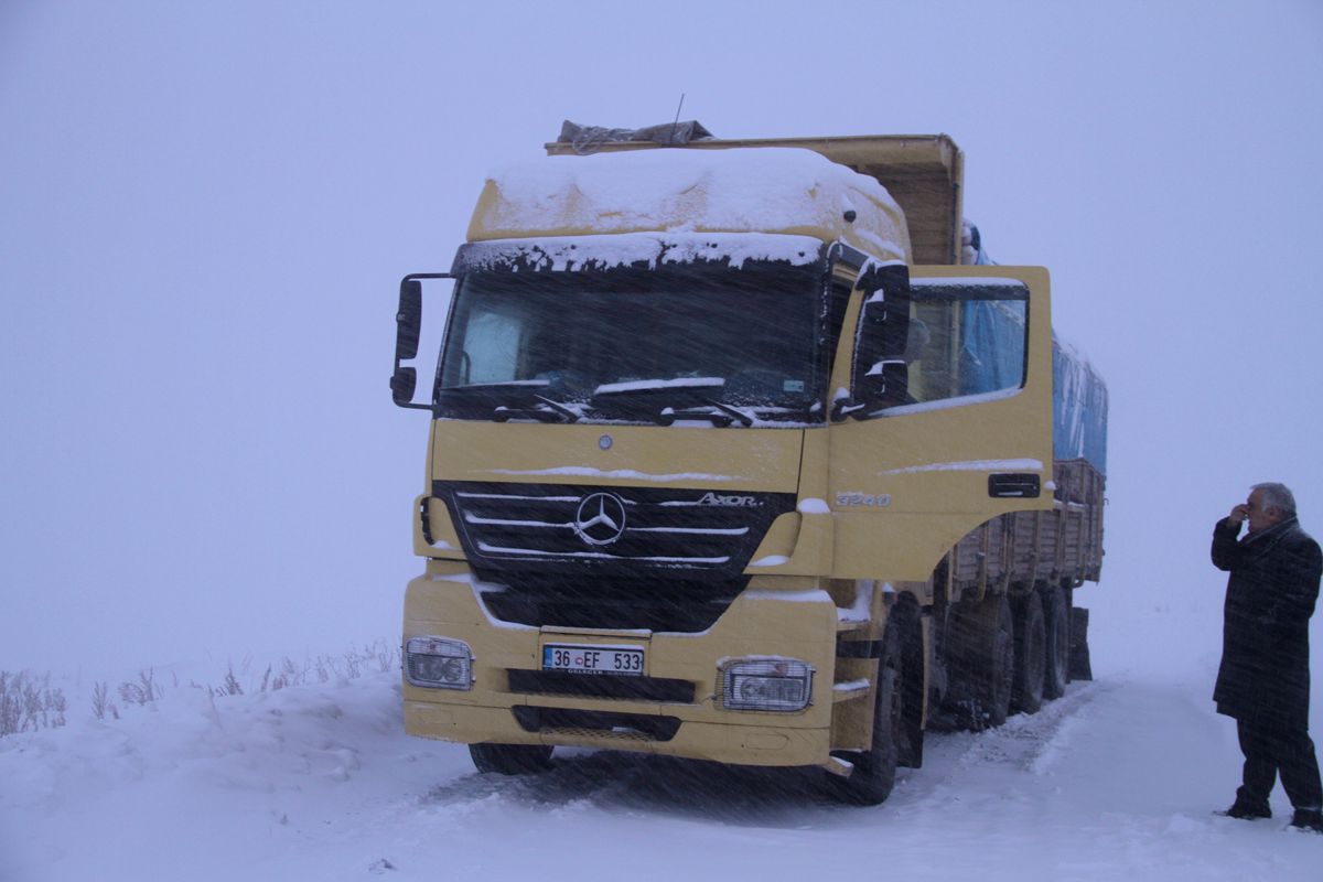 Ardahan\'da Kar Yağışı Hayatı Olumsuz Etkiliyor