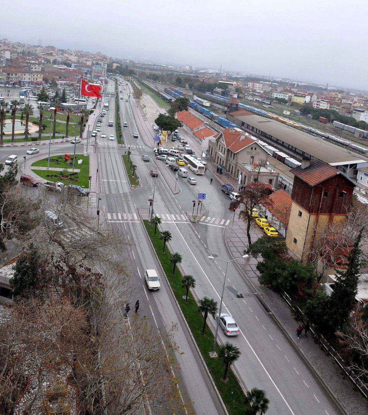 Balıkesir\'de Yılın İlk Karı Yağdı
