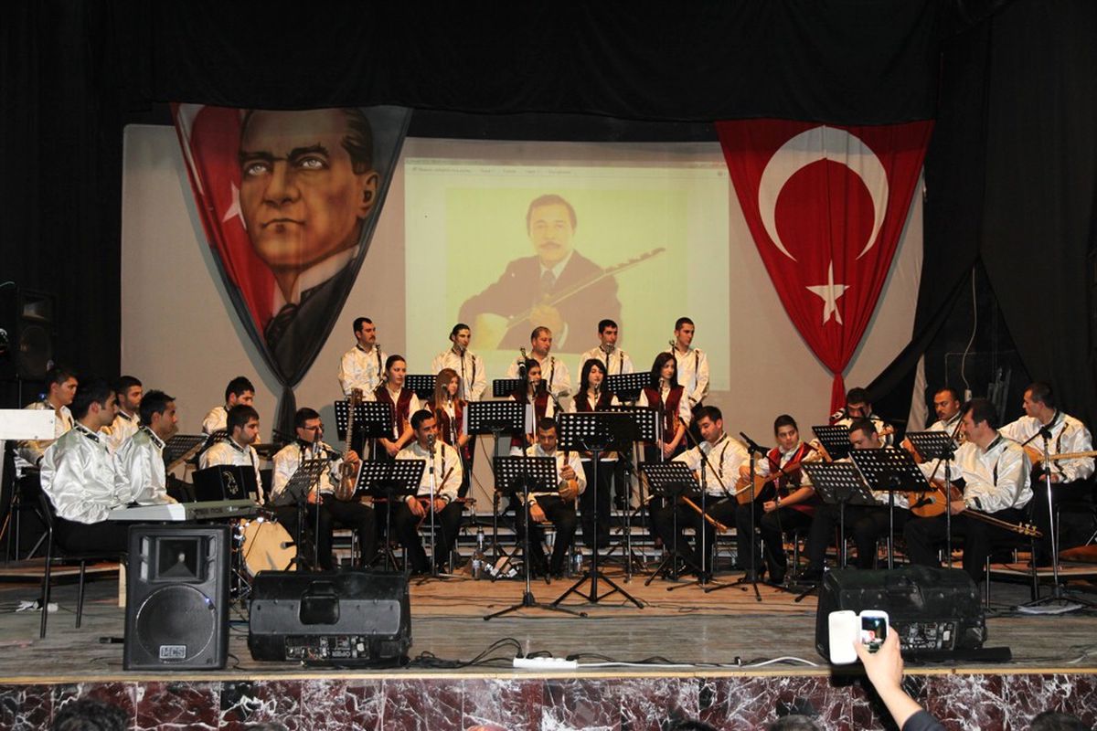 Bozok Üniversitesi Bozkırın Tezenesi Neşet Ertaş\'ı Andı
