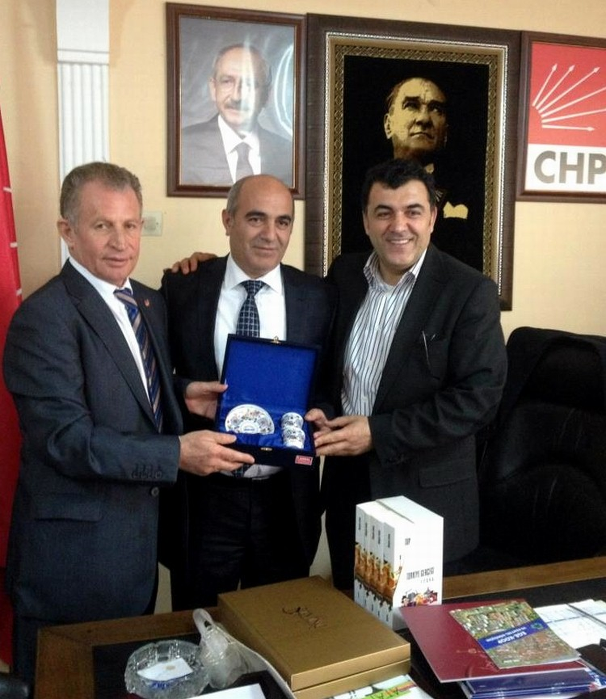 Ege Koo Başkanı Aslan CHP Karabağlar İlçe Teşkilatını Ziyaret Etti