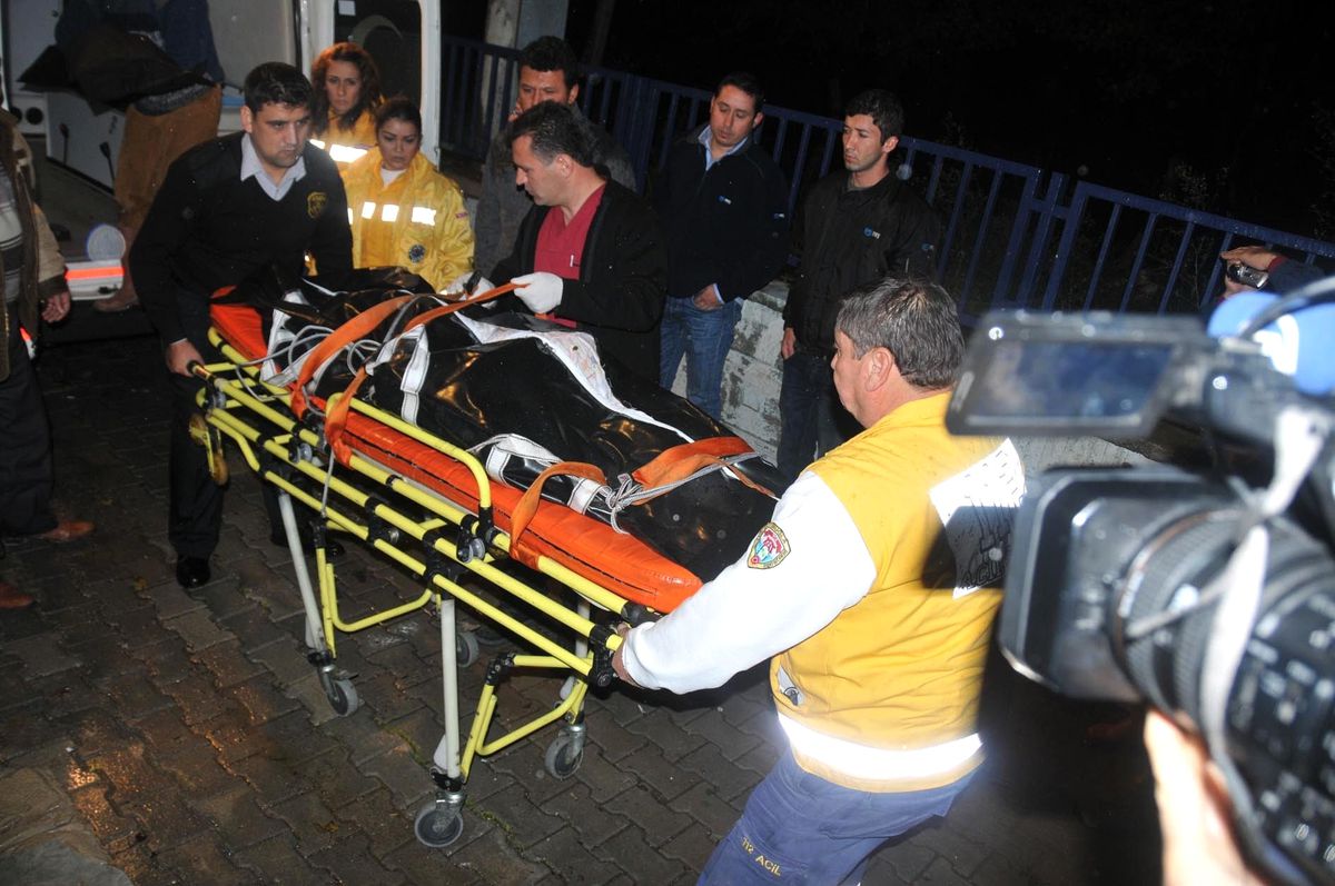 Eşi ve Bebeği Gözü Önünde Azgın Sulara Kapılıp Boğuldu (2)