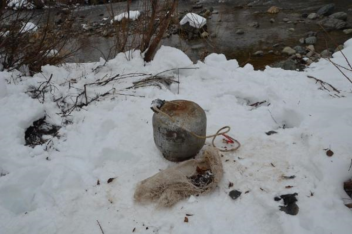 Hakkari\'de Yola Döşenen 30 Kilo Patlayıcı İmha Edildi