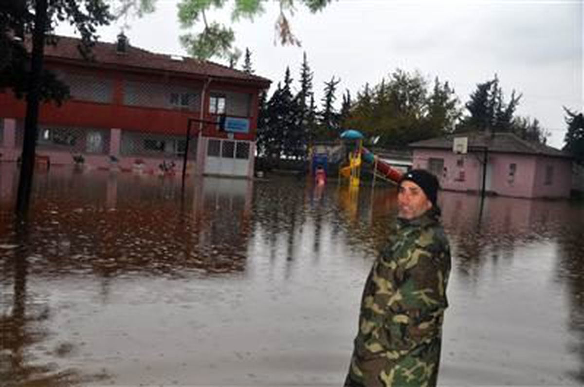 Hatay\'da Eğitime "Sağanak" Engeli