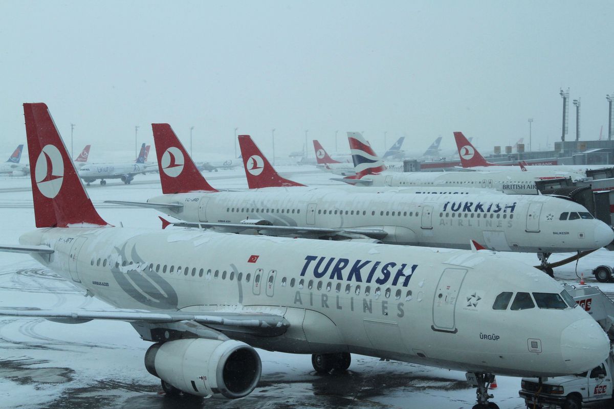 Hava Ulaşımına Kar Engeli
