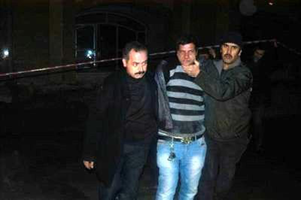 İntihar Etmek İsteyen Sahibini Bekledi