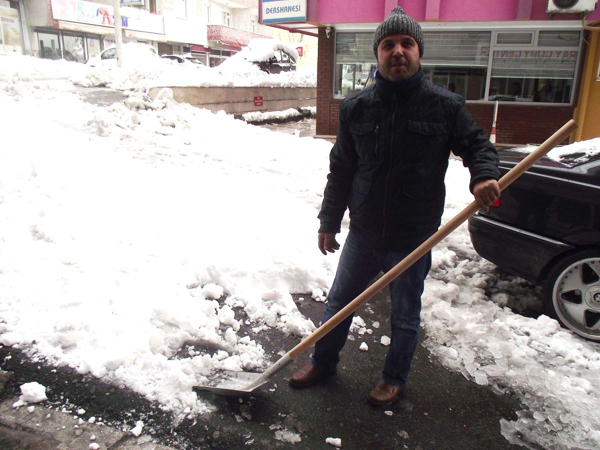 Kar, Kürek Satışlarını Artırdı
