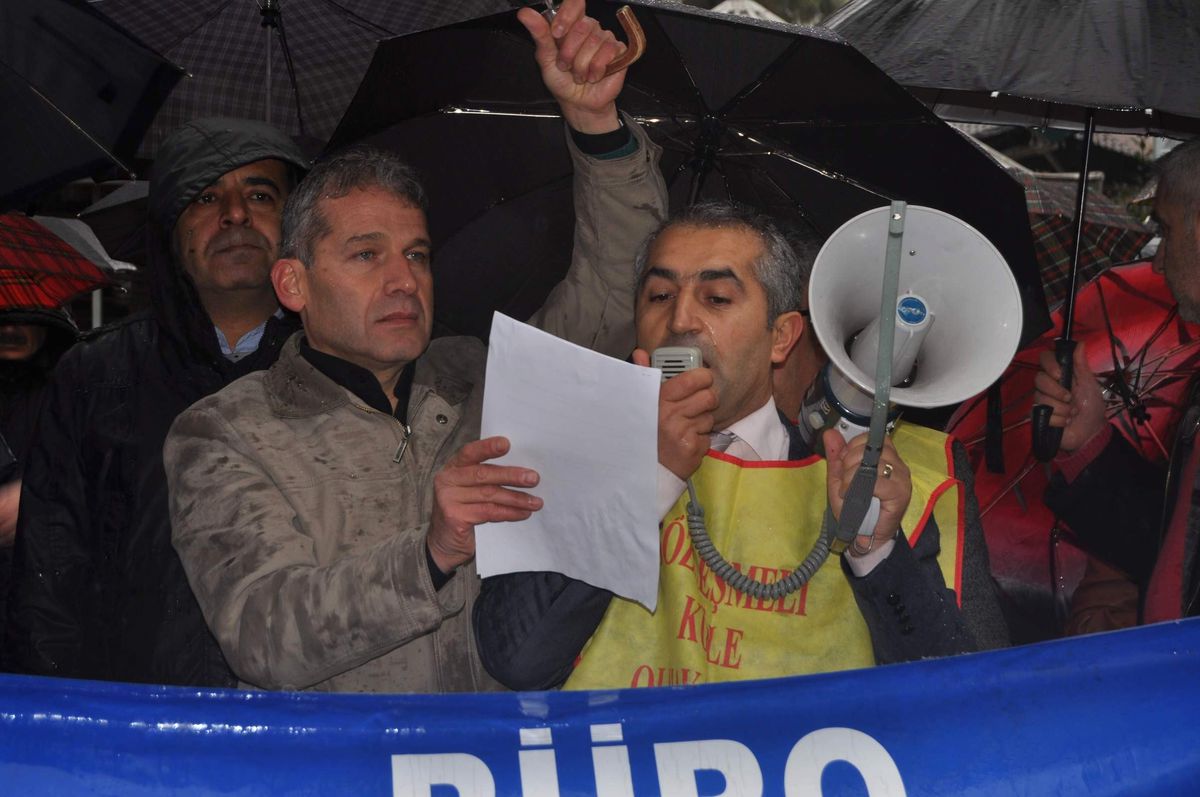 Kesk\'ten Yağmur Altında İş Bırakma Eylemi