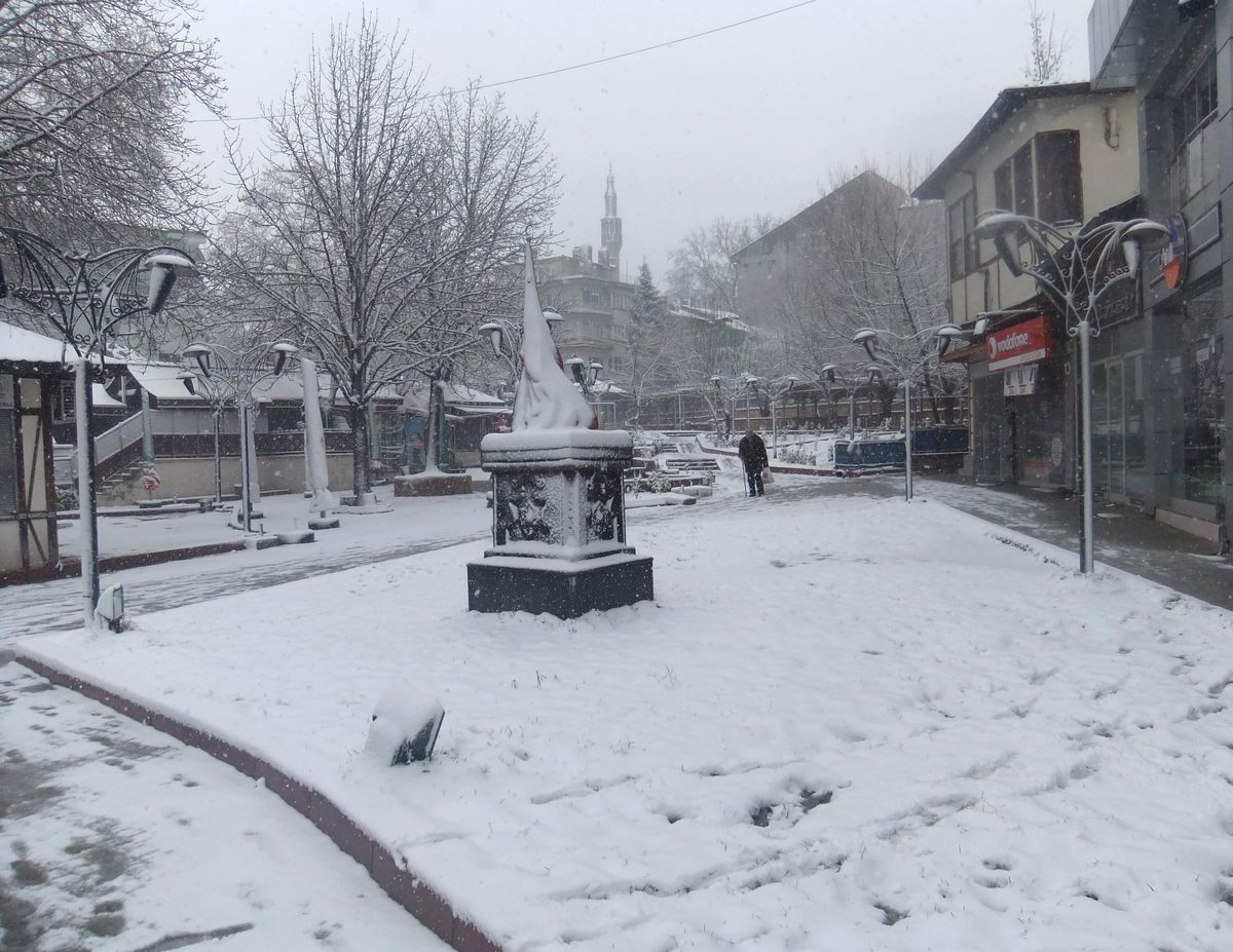 Kütahya\'ya Mevsimin İlk Karı Yağdı