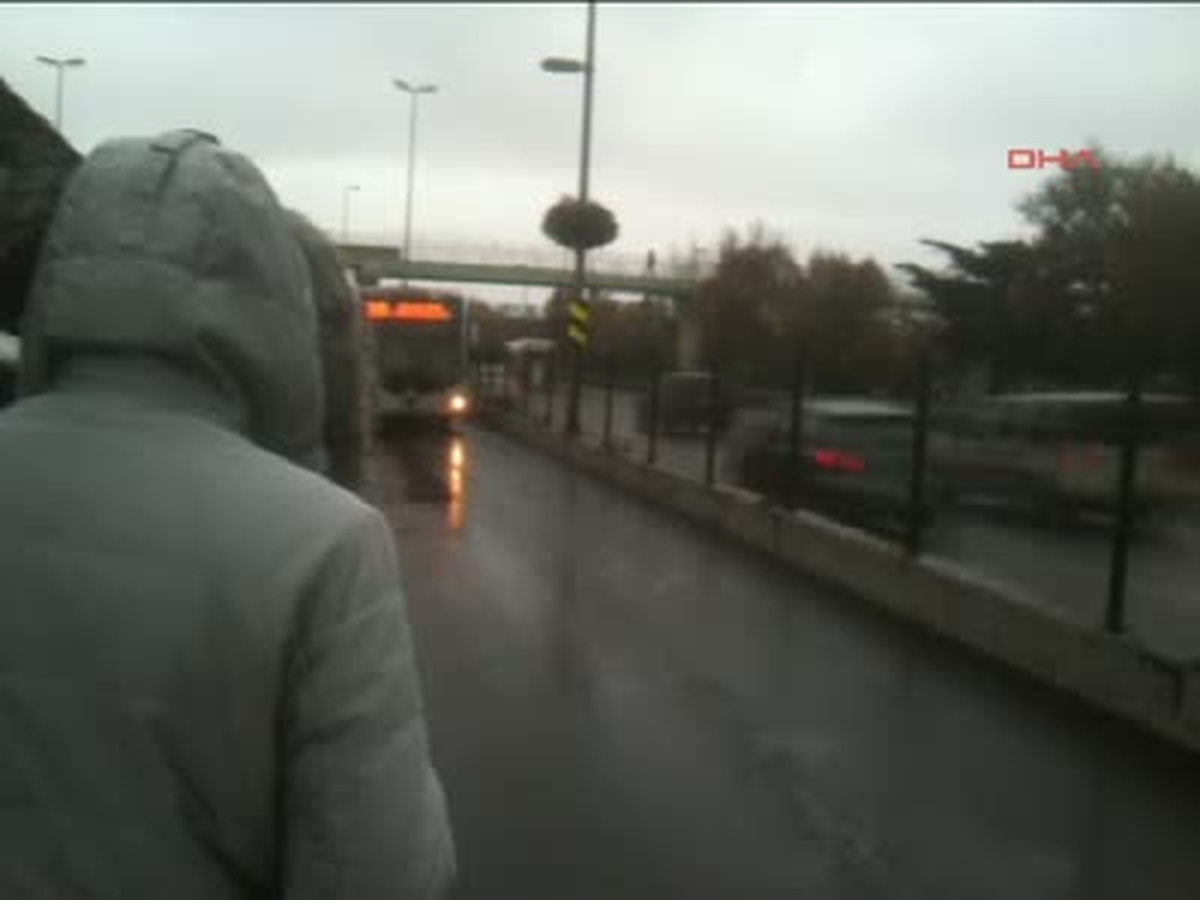 Metrobüste "Kar" Yoğunluğu