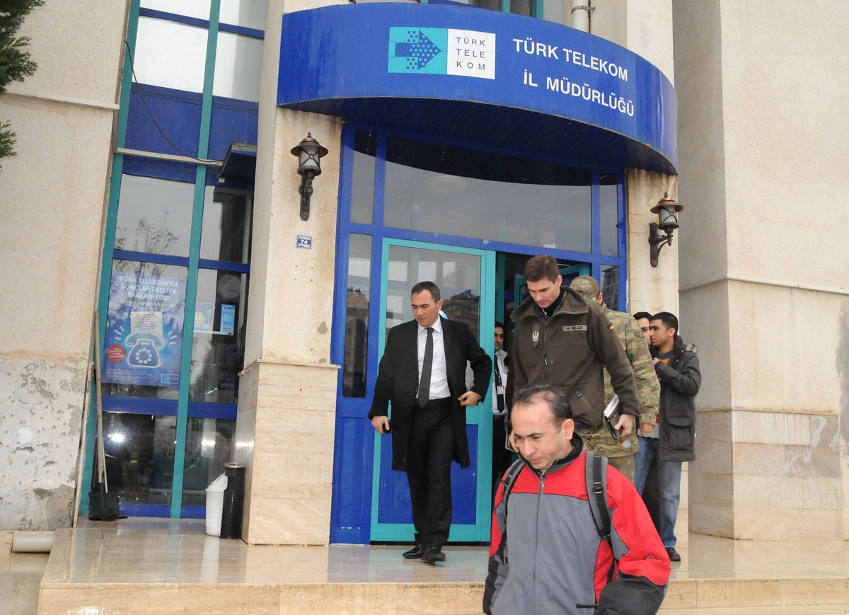 NATO Askerleri Türk Telekom Müdürlüğünde İncelemelerde Bulundu