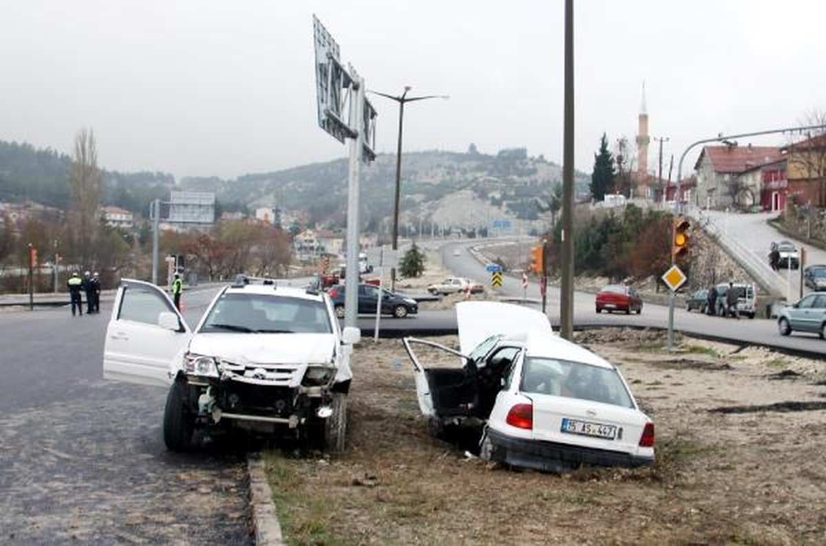 Öğretim Görevlisi Kazada Öldü