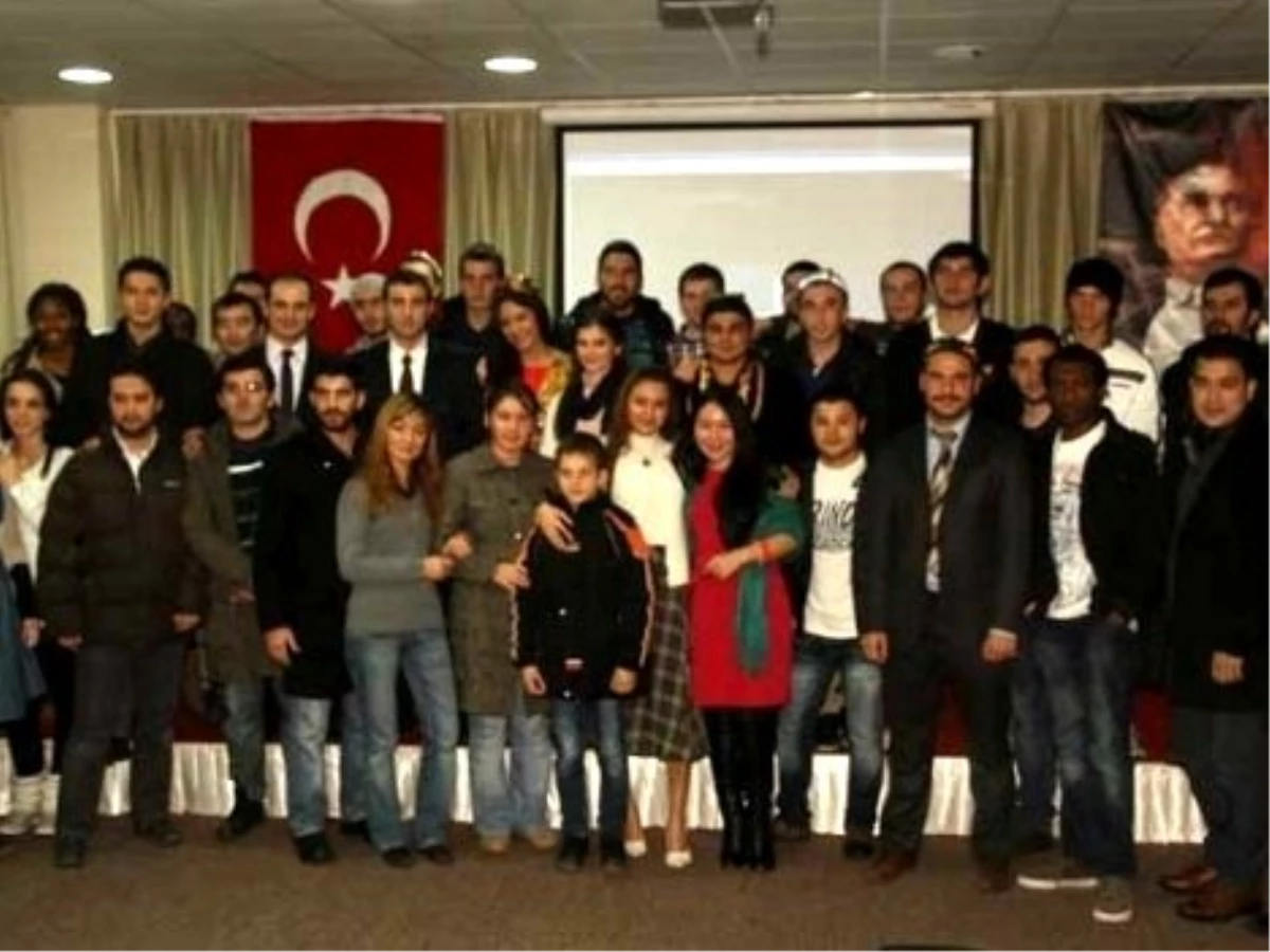 Özbek Öğrenciler Özbekistan\'ı Anlattı