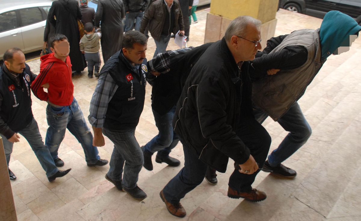 Polisi Hastanelik Eden 6 Kişi Adliyeye Sevk Edildi