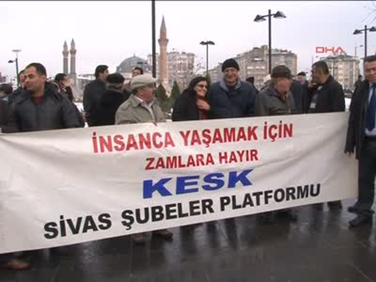Sen\'den 2013 Bütçesine Tepki Eylemi