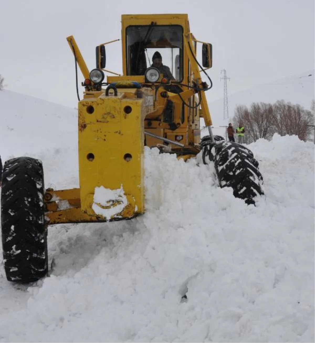 Sivas\'ta Kar Nedeniyle 389 Köy Yolu Kapandı