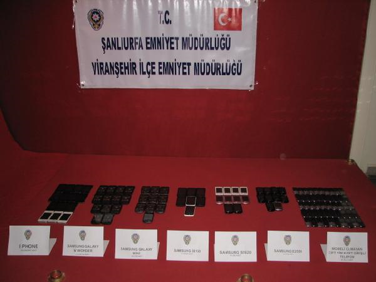 Viranşehir\'de 114 Kaçak Cep Telefonu Ele Geçirildi