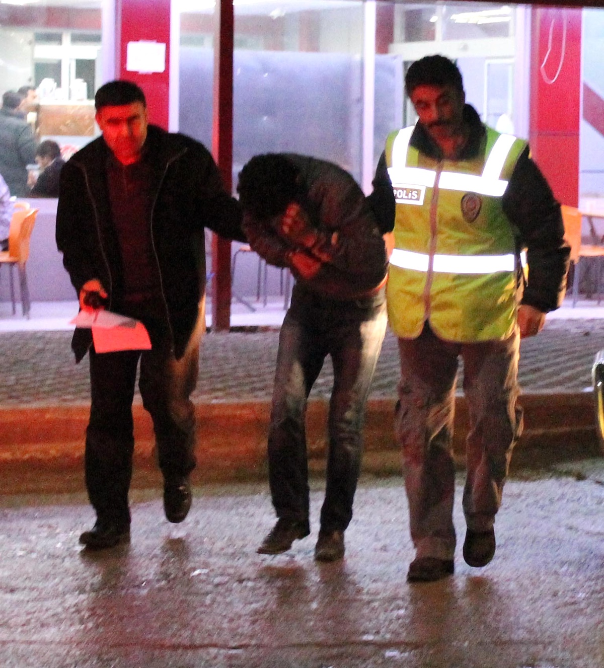 20 Liralık Cep Telefonu, Kapkaççıları Yakalattı