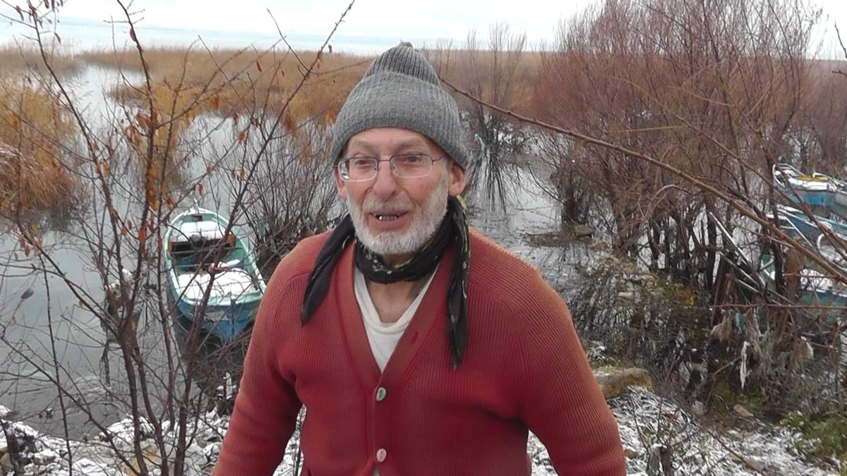 70\'lik Balıkçının Azmi, Görenleri Şaşırtıyor