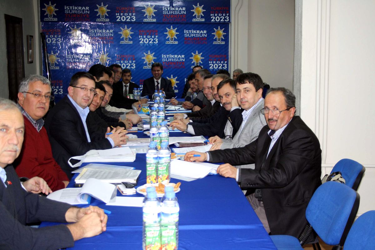 AK Parti İlçe Başkanları Toplantısı Yapıldı