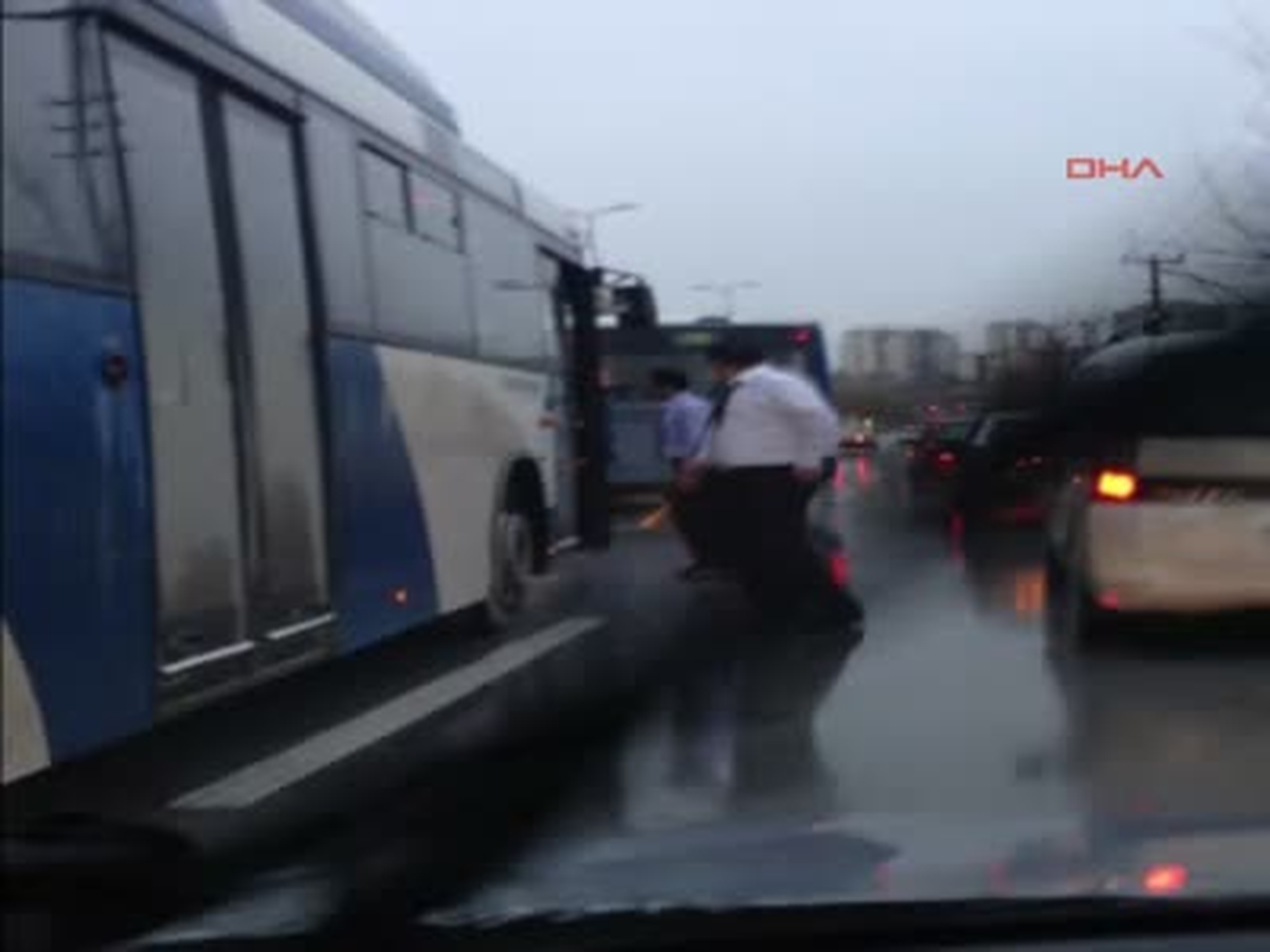 Yol Ortasında Kavga