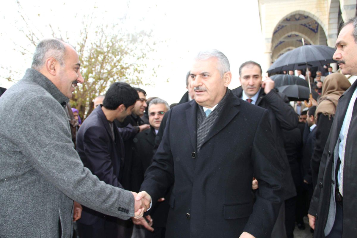 Bakan Yıldırım\'dan Elektrik Kesintisi Yorumu