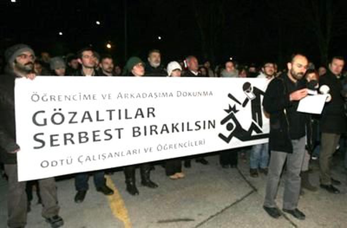 Başkent\'te ODTÜ\'lü Öğrencilerin Gözaltına Alınması Protesto Edildi