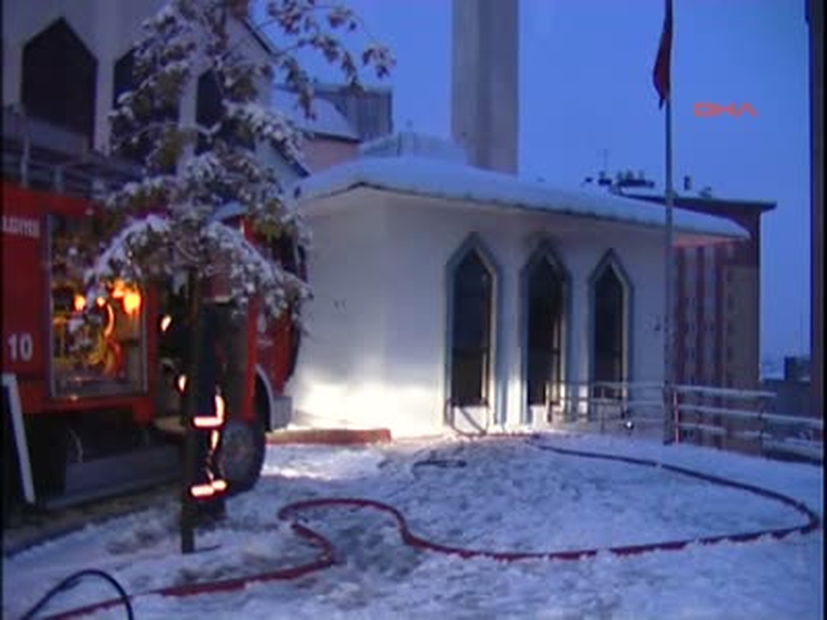 Camide Korkutan Yangın
