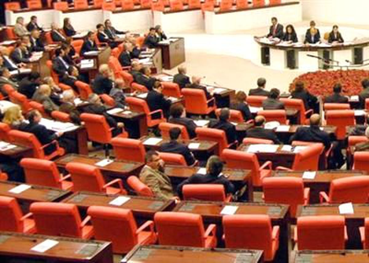 CHP Bankaların Aidatlarını Meclis\'e Taşıdı