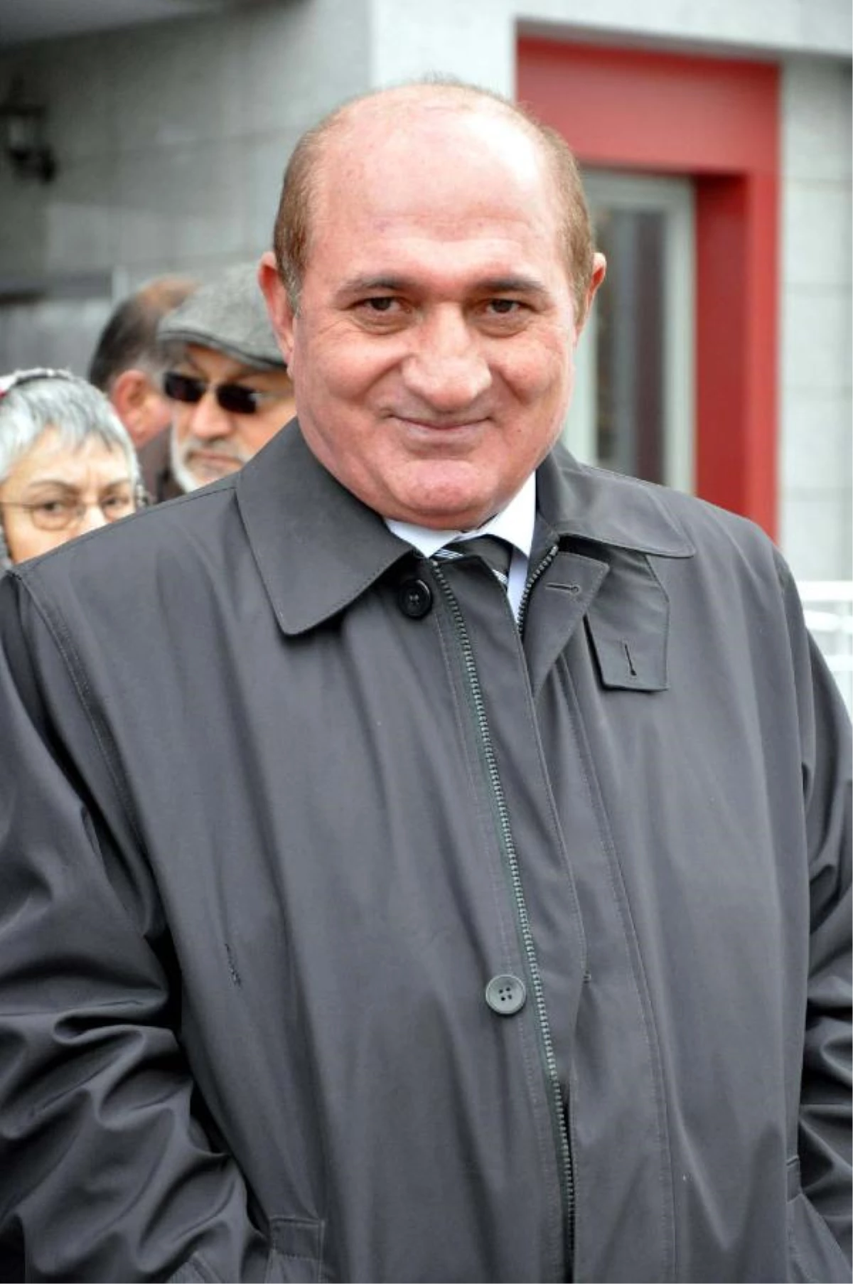 CHP\'li Eski Vekiller Hakim Karşısına Çıktı, Ersin O Çantayı Gösterdi