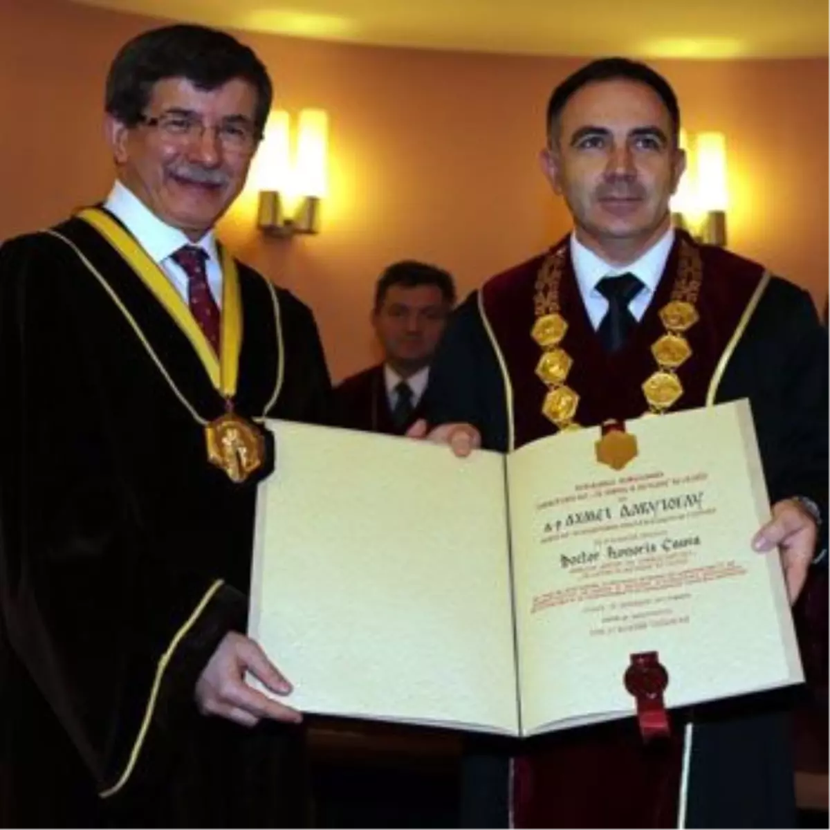 Davutoğlu\'na Fahri Doktora