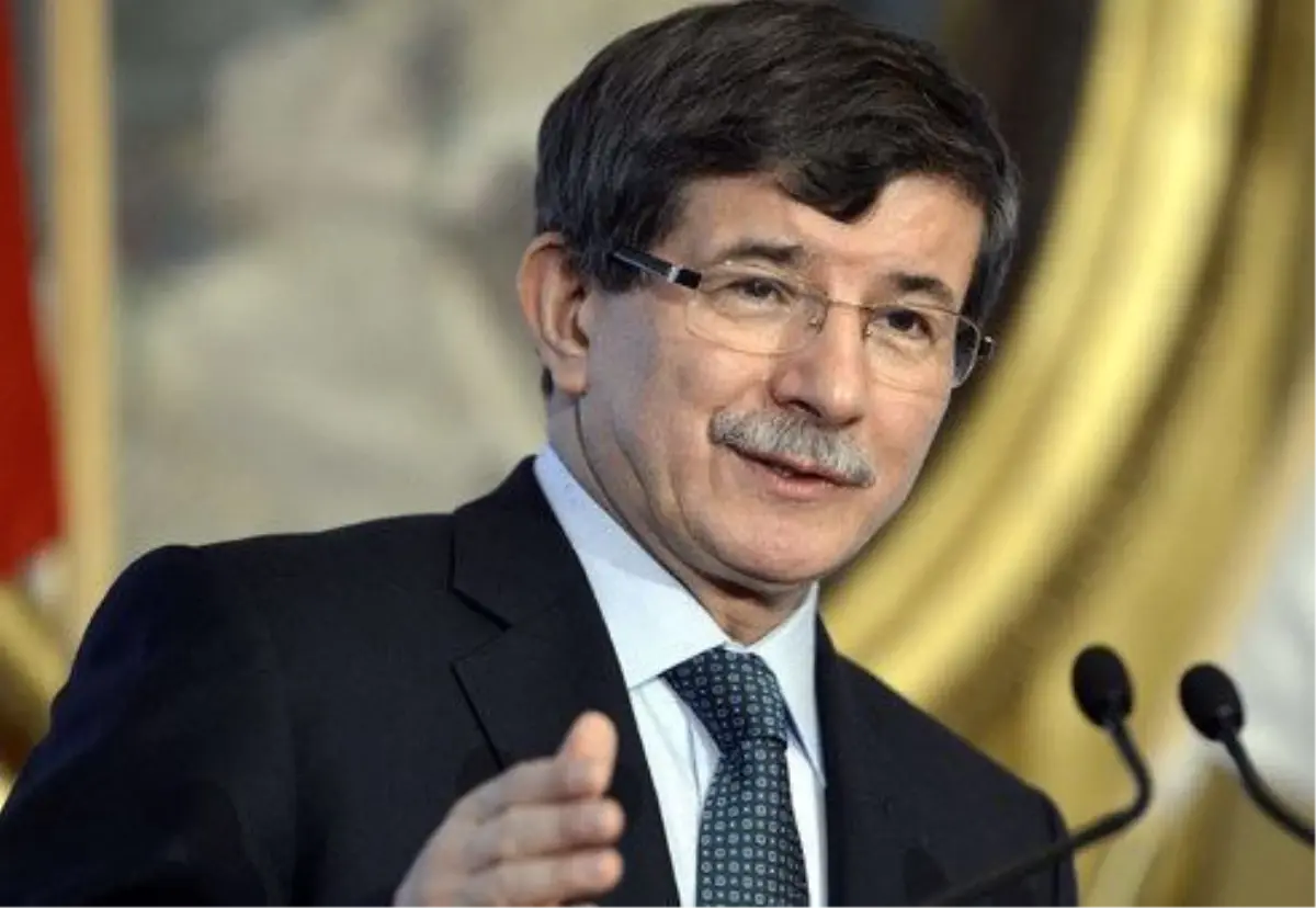 Dışişleri Bakanı Davutoğlu, Makedonya\'da