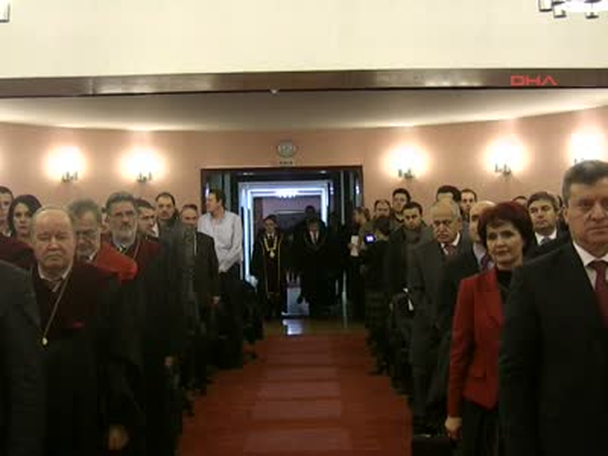 Dışişleri Bakanı Davutoğlu\'na Fahri Doktara Verildi