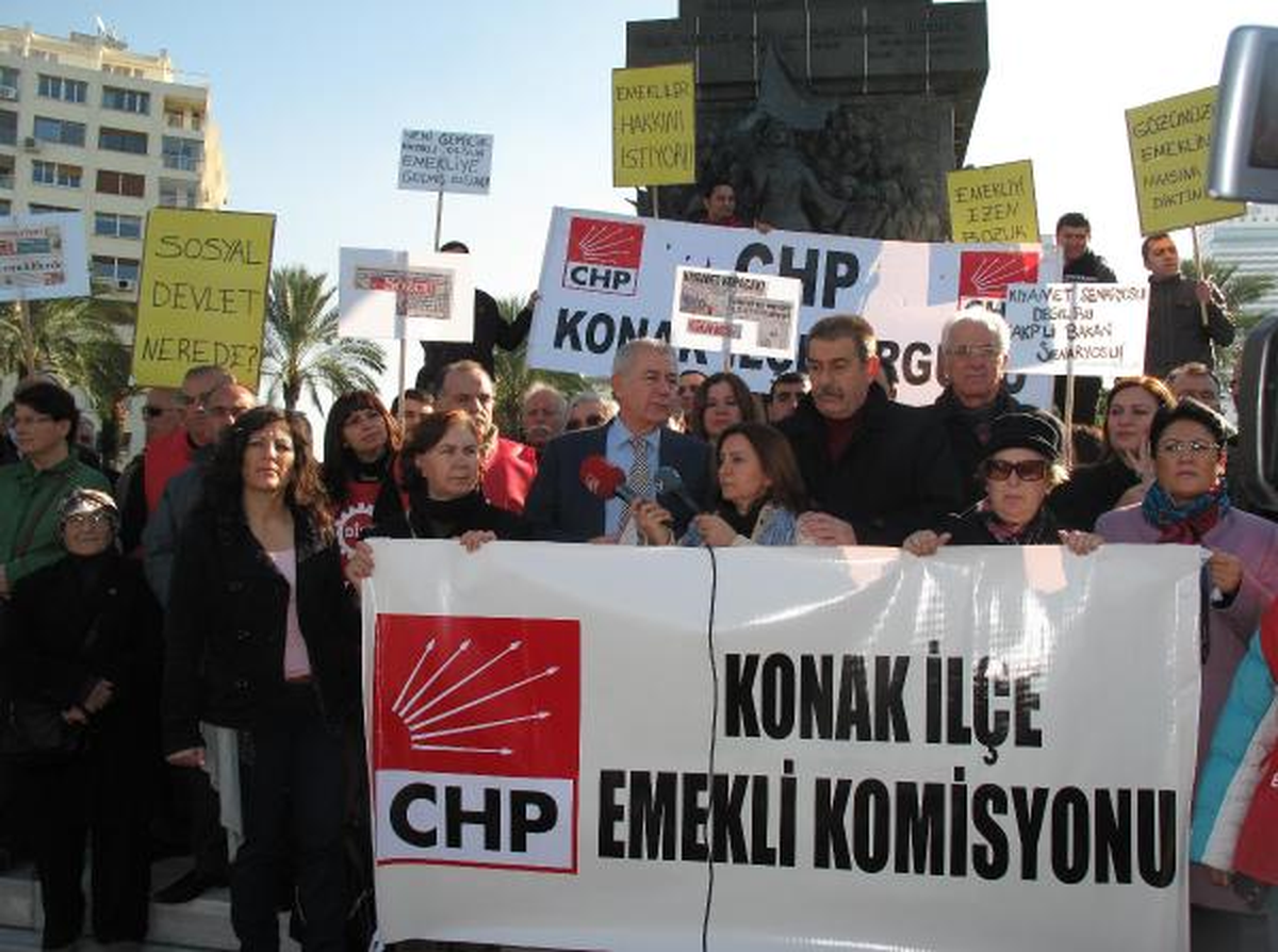 Emekliler Maliye Bakanı\'nı İstifaya Çağırdı