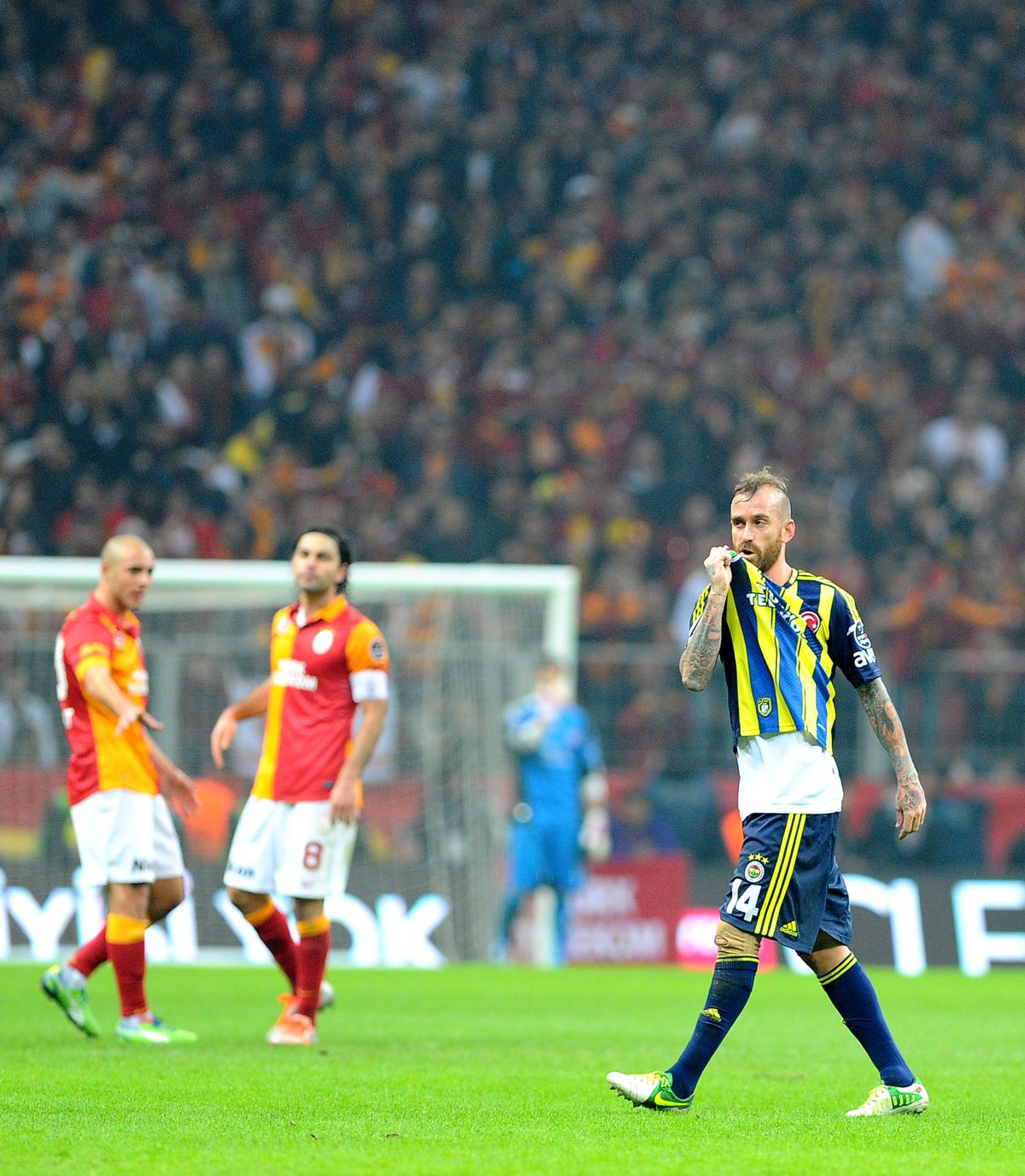 Fenerbahçeli Meıreles 12 Maç Ceza İçin Öfkeli