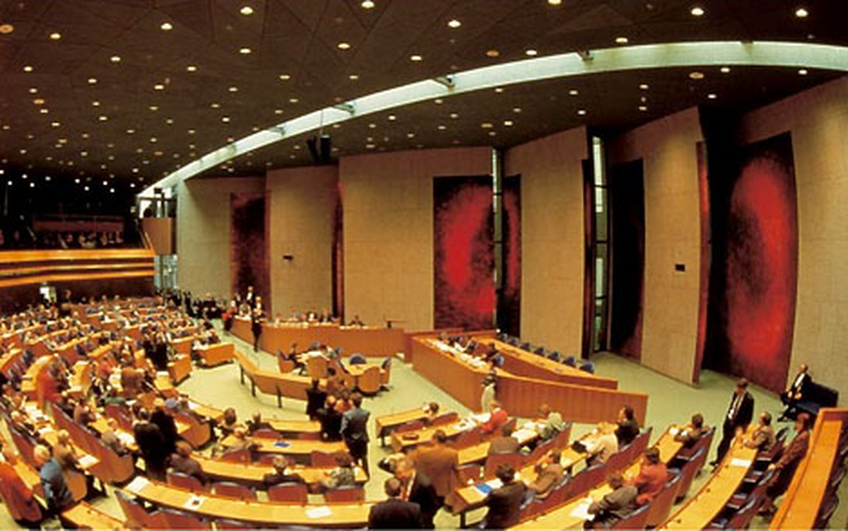 Hollanda'da, Parlamentonun Alt Kanadını Oluşturan Temsilciler Meclisi, Türkiye'nin, Suriye Sınırına...