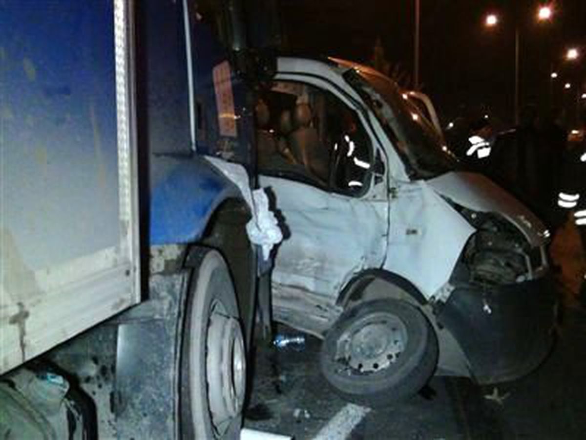 Kamyonla Kamyonet Çarpıştı: 1 Ölü, 1 Yaralı