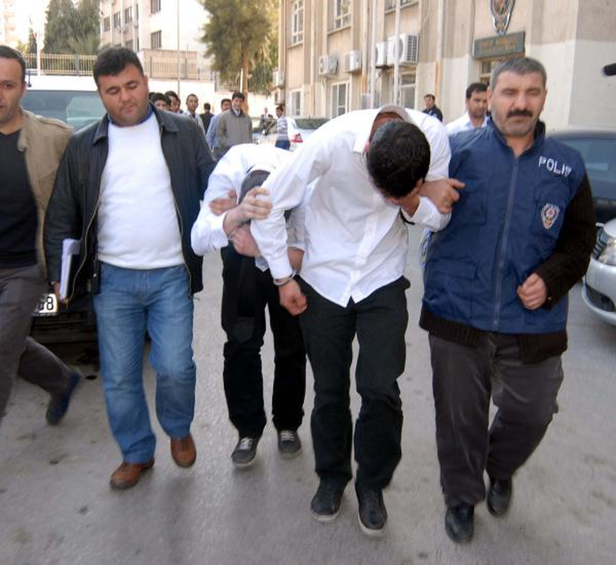 Kara Çarşaflı Soygun Girişimcileri, Cezadan Kurtuldu