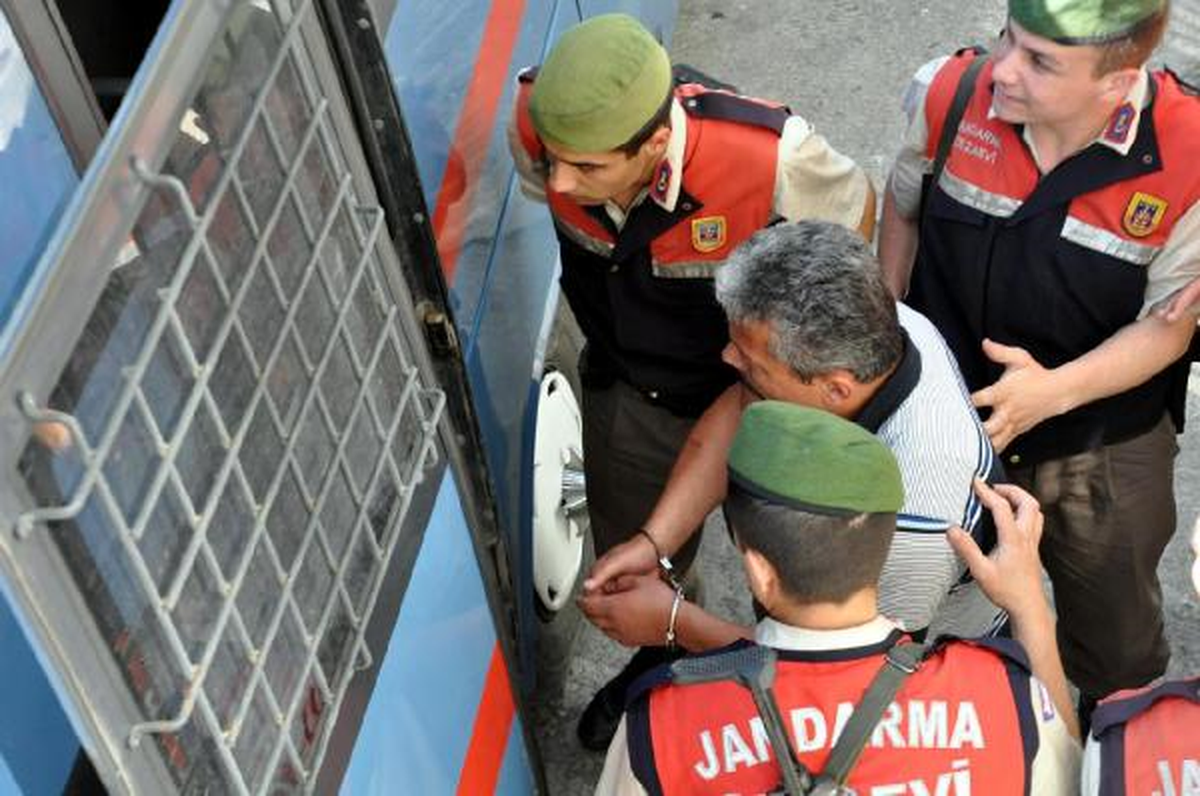 Kızını Hamile Bırakıp Çocuk Düşürttü