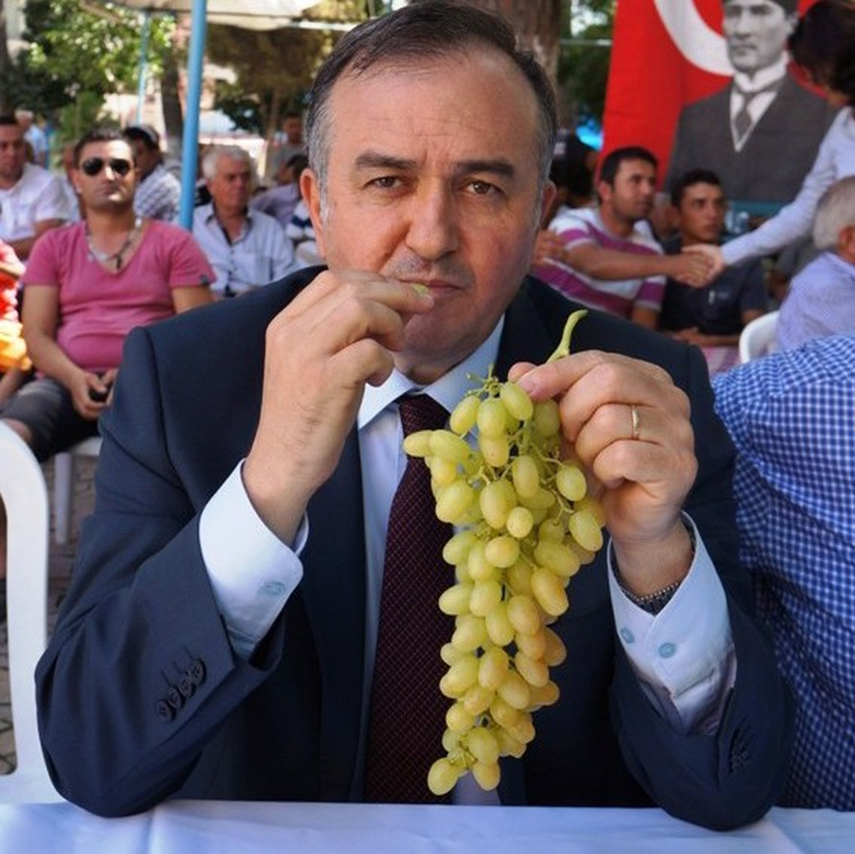 MHP\'li Akçay, 2013 Bütçesini Eleştirdi