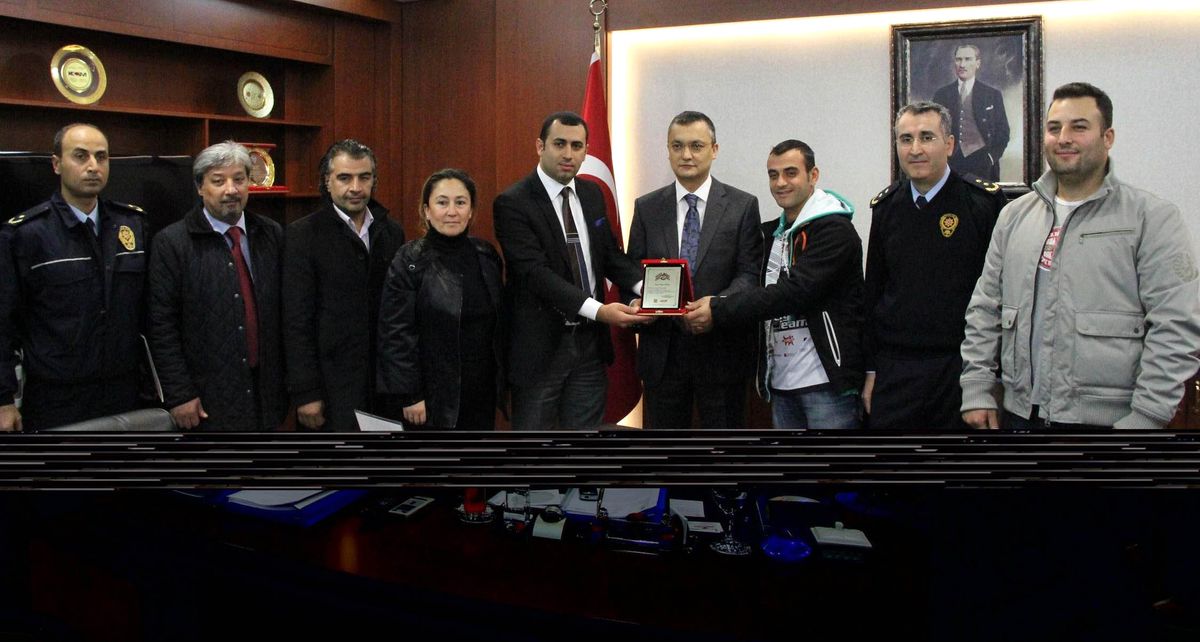 Milli Sporcu Gaziantep Emniyet Müdürünü Ziyaret Etti