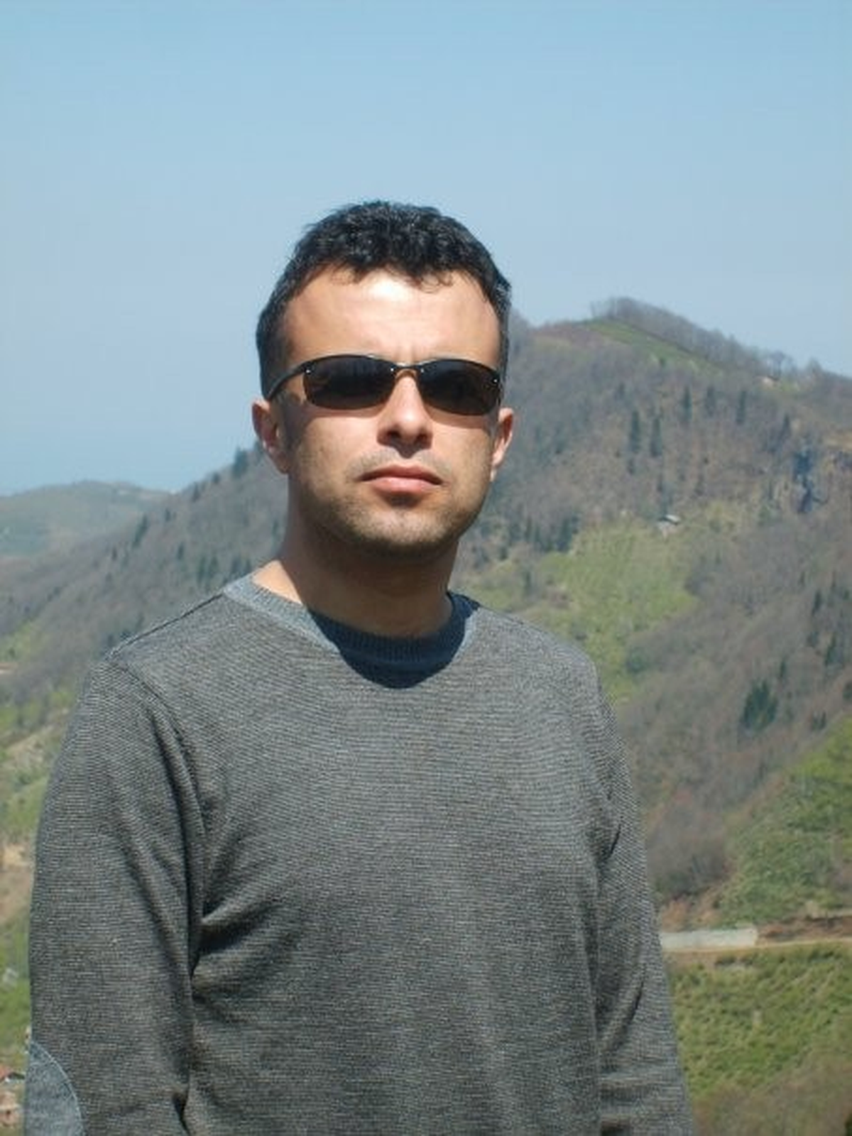 Öğretmen Evinde Ölü Bulundu