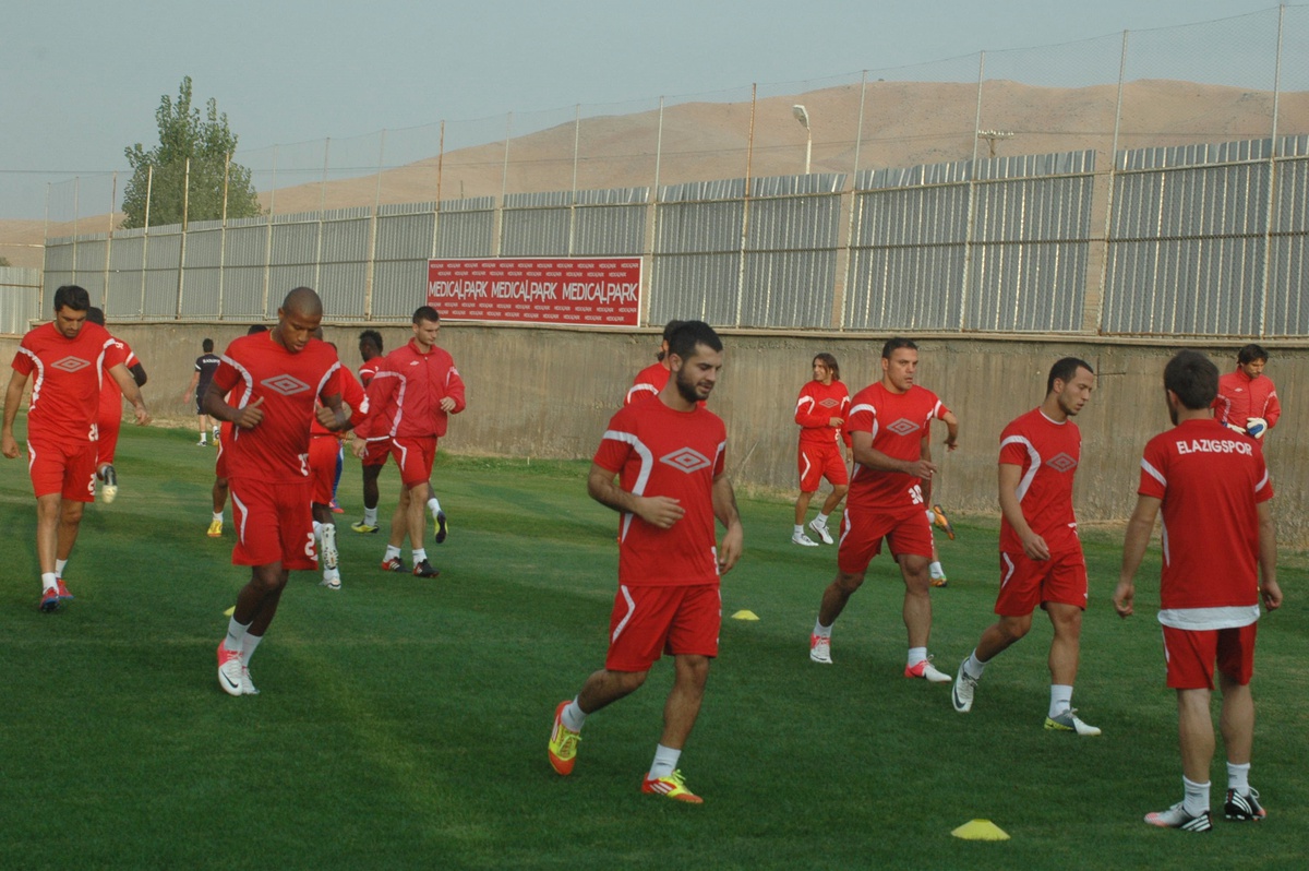 Sanica Boru Elazığspor Ligde İlk Yarının Son Çalışmasını Yaptı