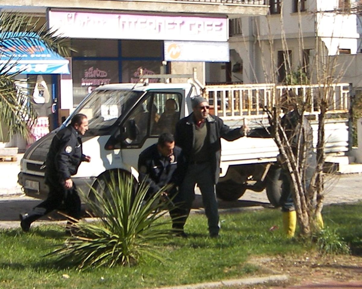 Silahlı Kavgaya Polisten Müdahale
