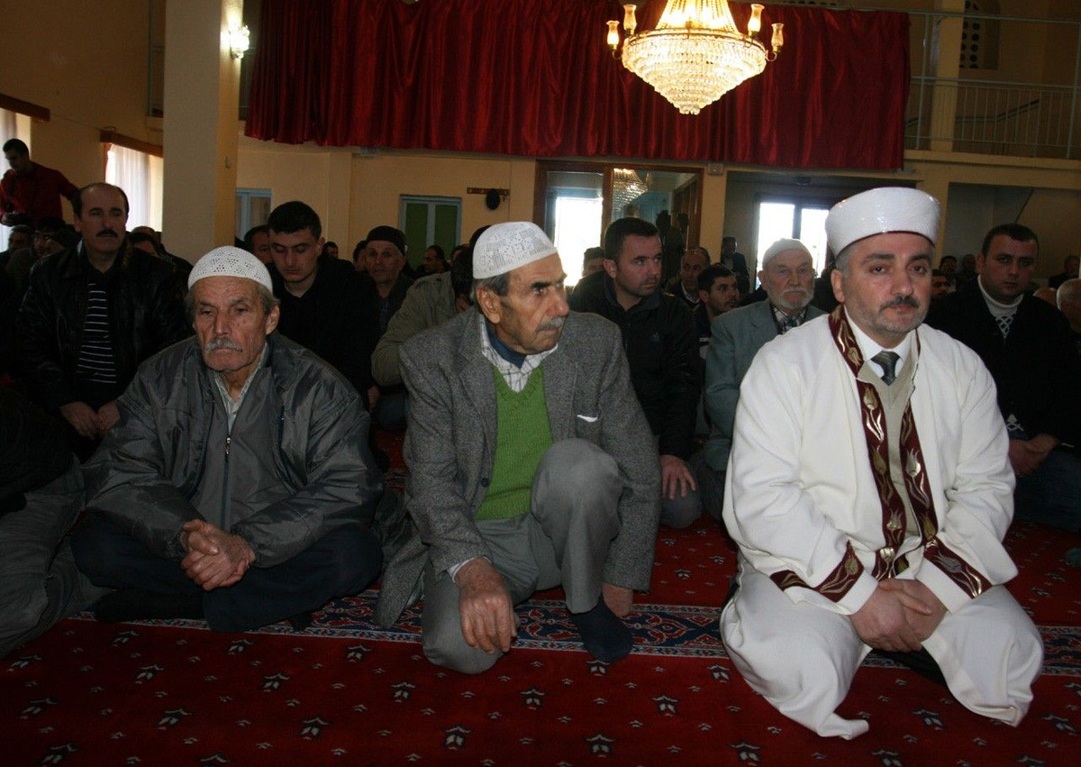 Şirince\'de Cuma Namazı