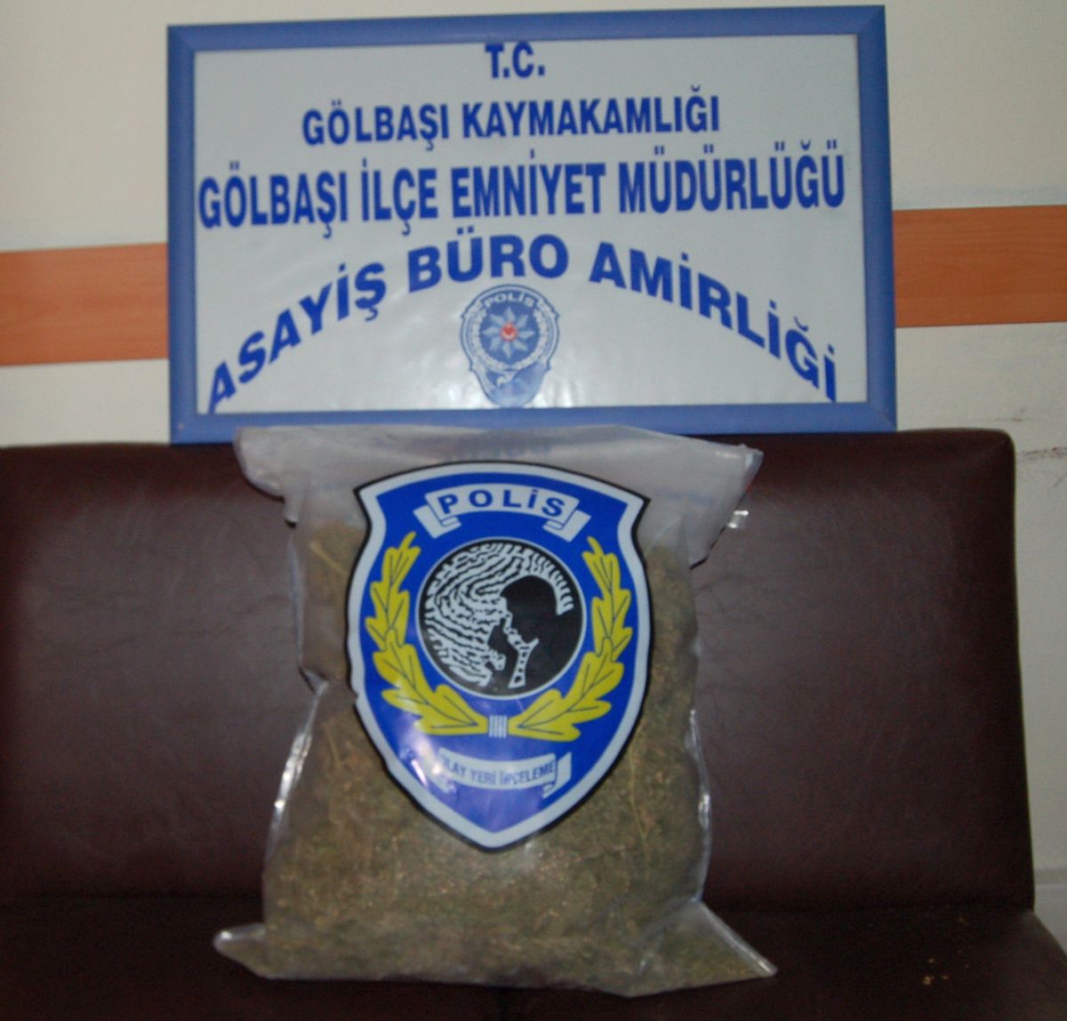 Şüphelenilen 3 Şahıstan 70 Gram Esrar Çıktı