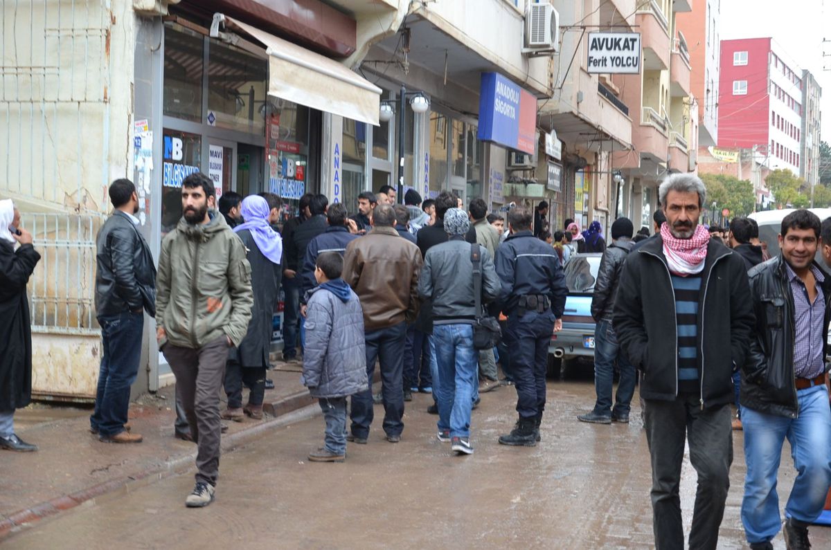 Viranşehir\'de Öğrencilerden "Elektrik" Protestosu