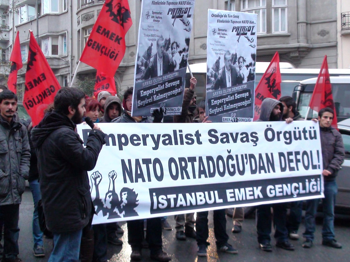 Alman Konsolosluğu Önünde "Patriot" Protestosu