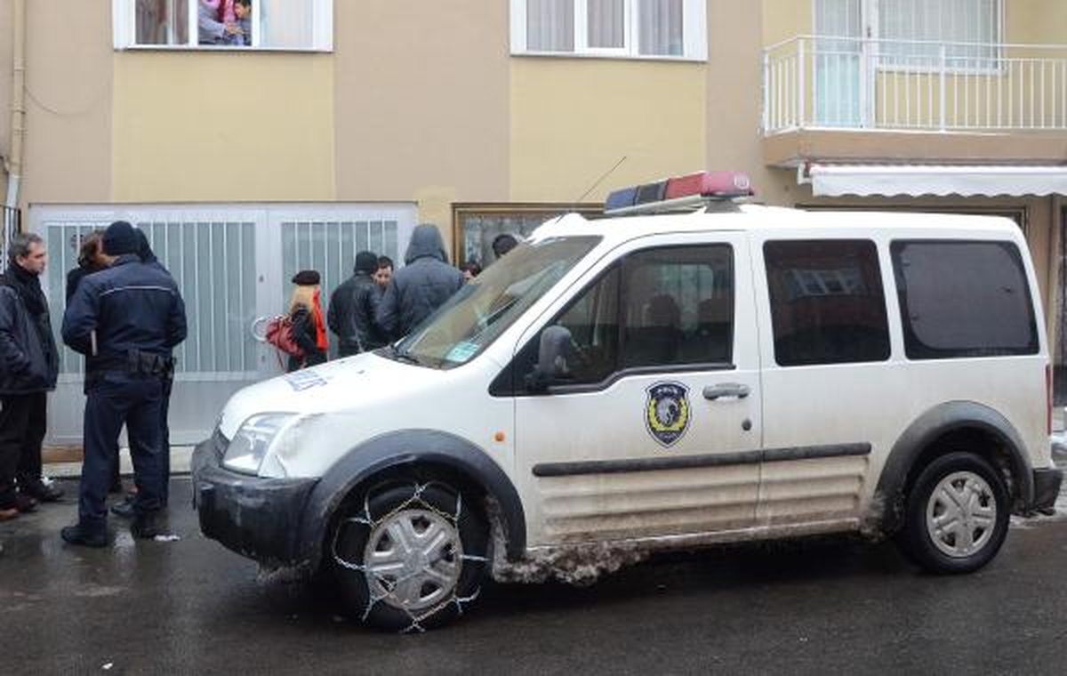 Babasının Cansız Bedenini Garajda İpte Asılı Buldu