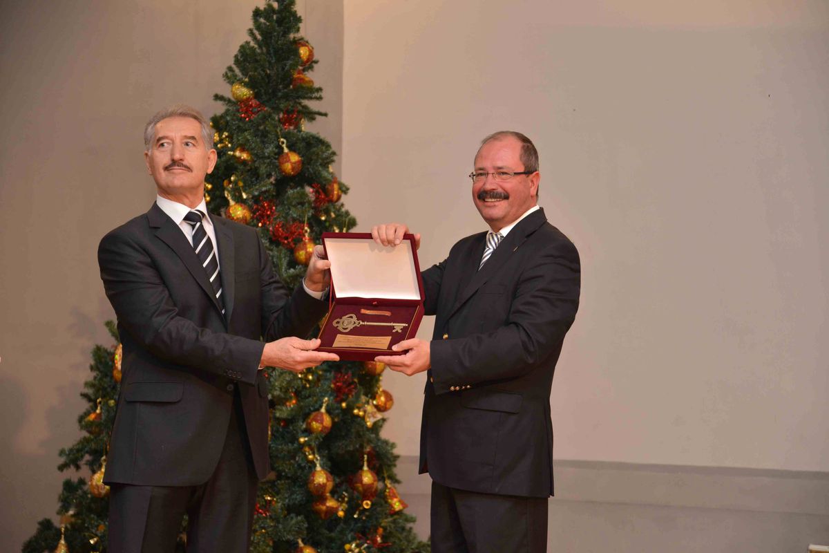 Başkan Altungün\'e Fahri Hemşerilik Beratı
