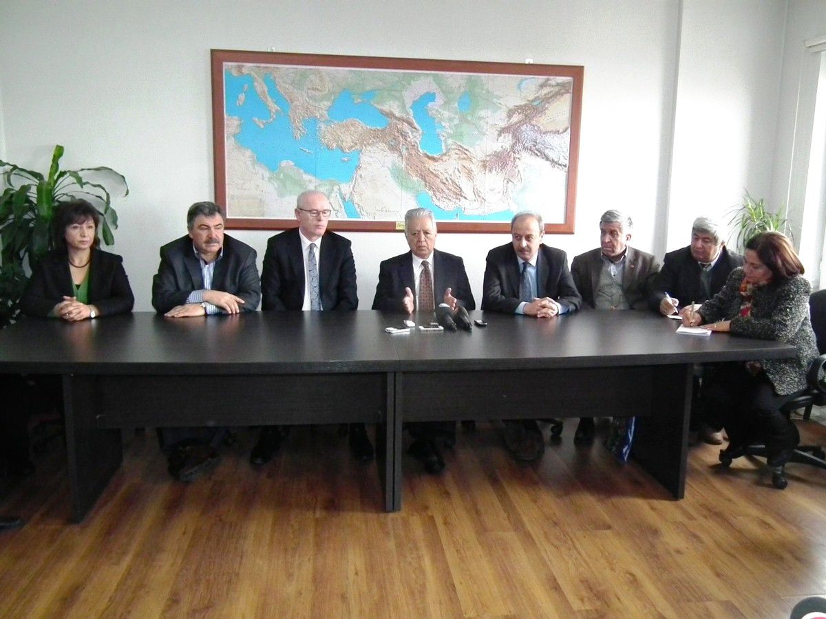 CHP\'li Loğoğlu, Eskişehir\'de Terör Konulu Konferansa Katıldı